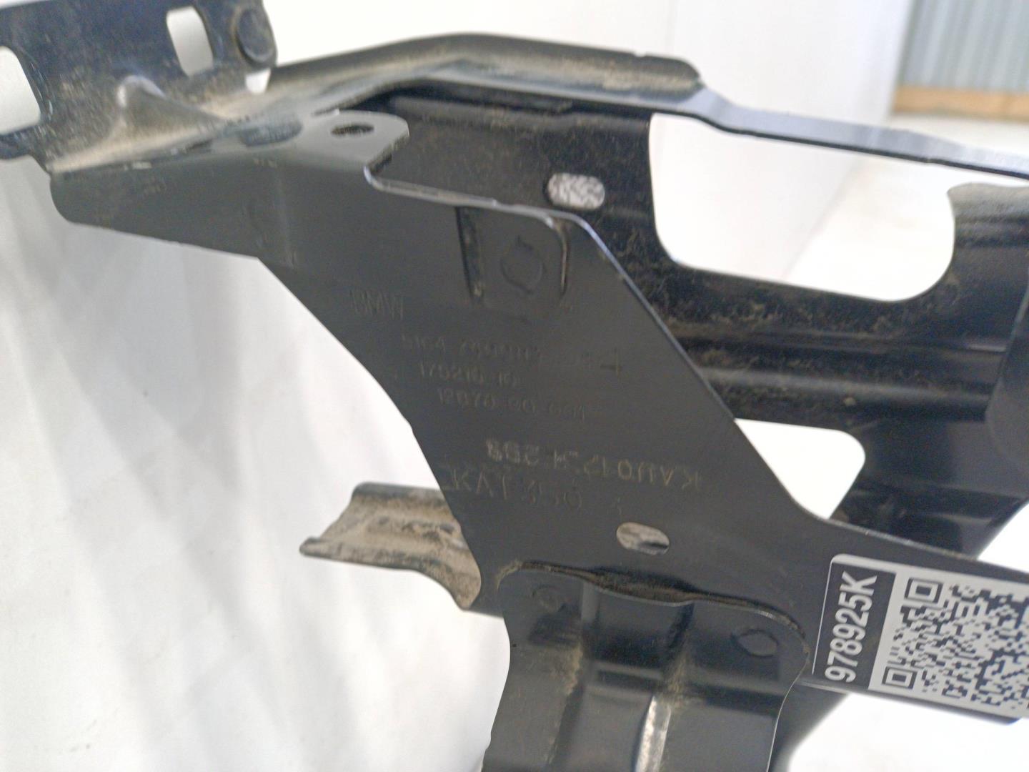 Кронштейн фар левый