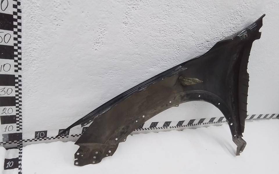 Крыло переднее правое