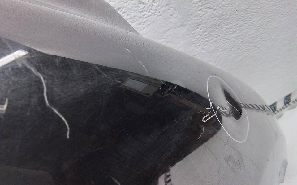 Крыло переднее правое