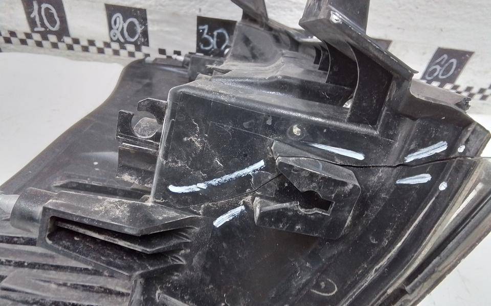 Фонарь задний правый