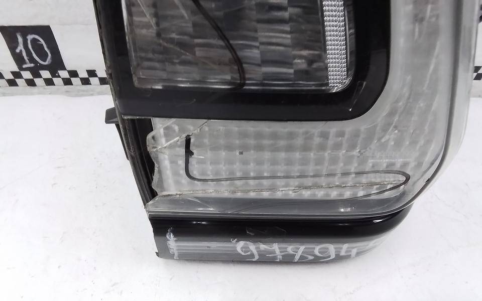 Фонарь задний правый