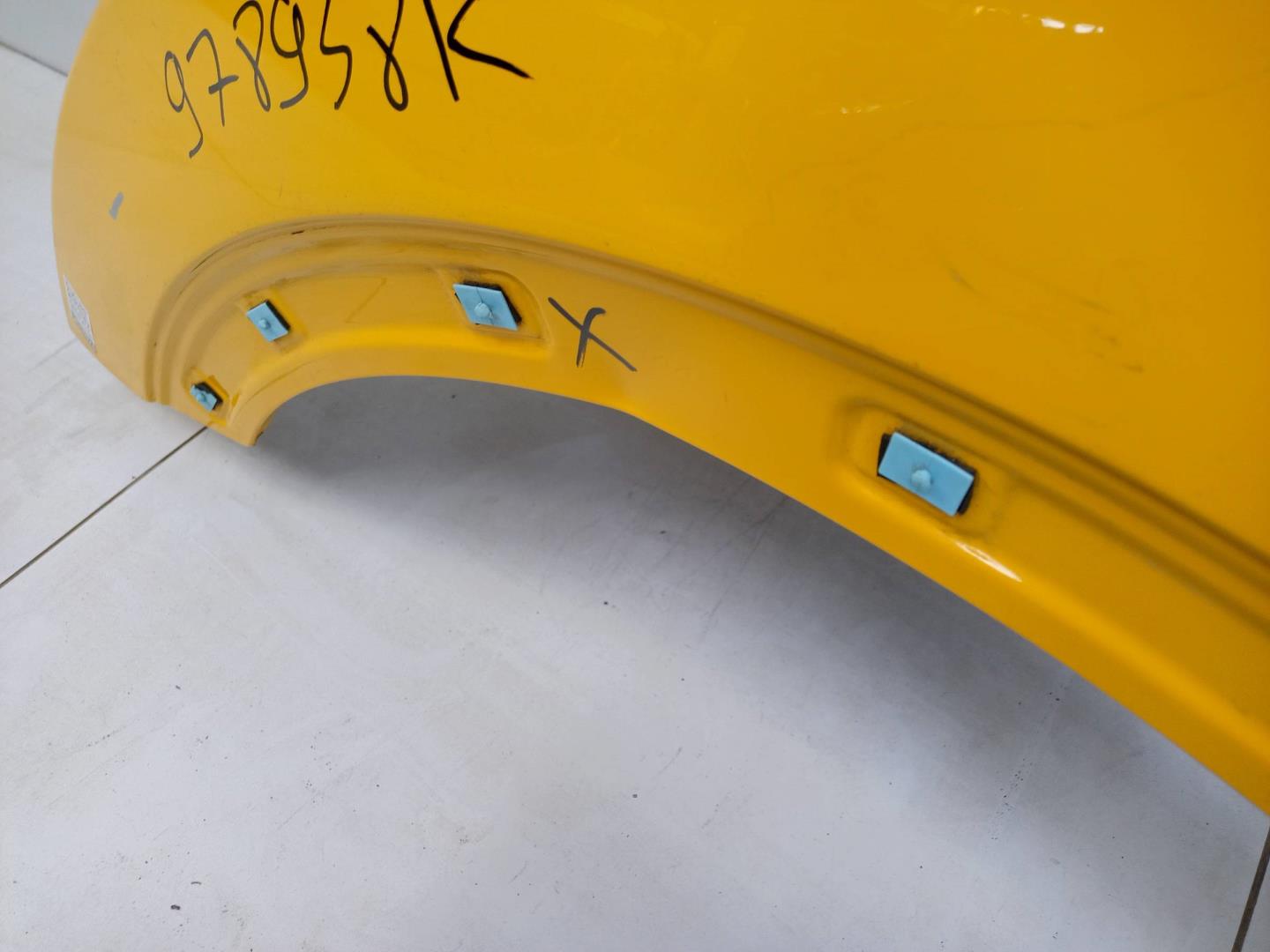 Крыло переднее левое