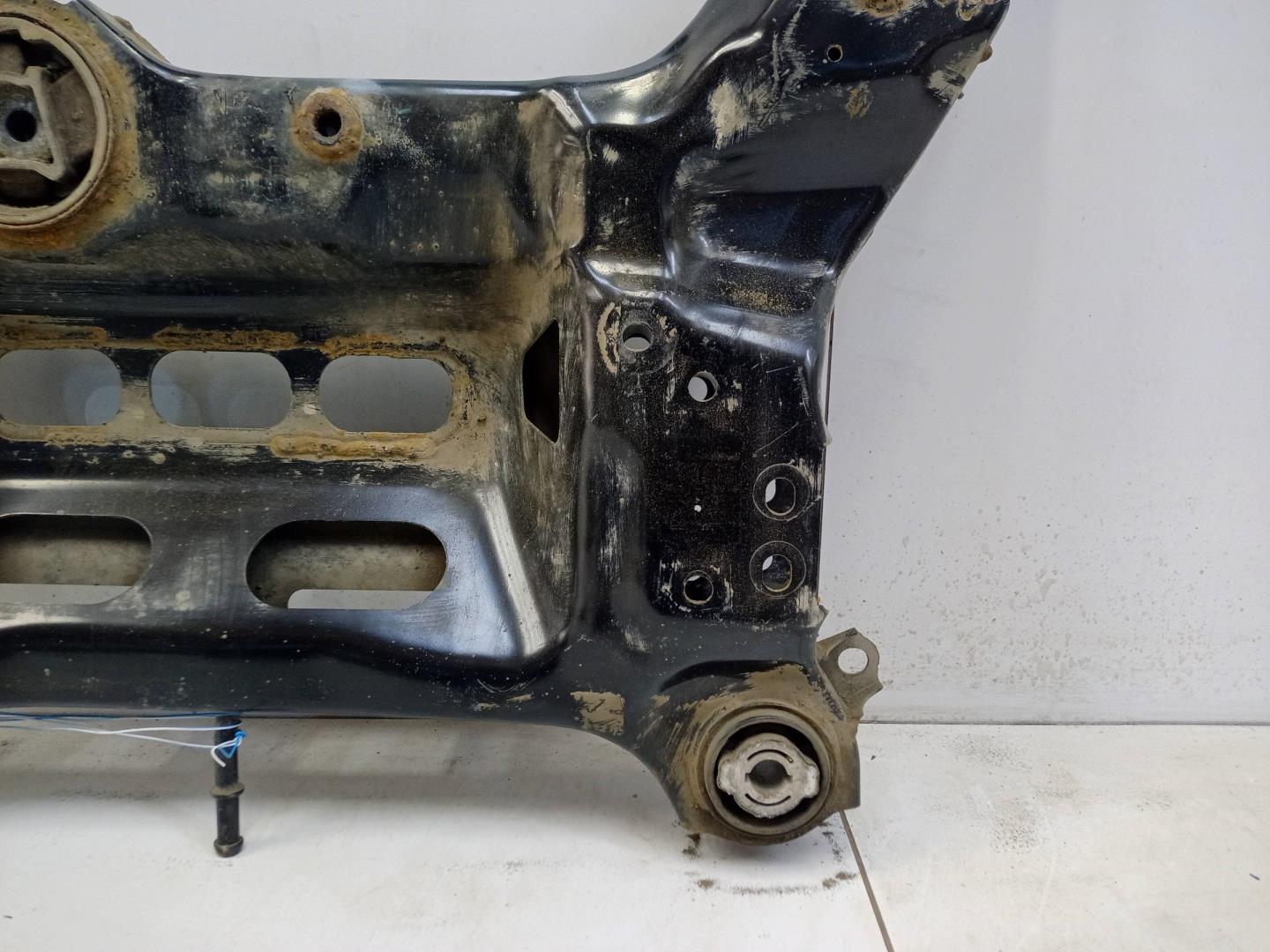 Балка подмоторная