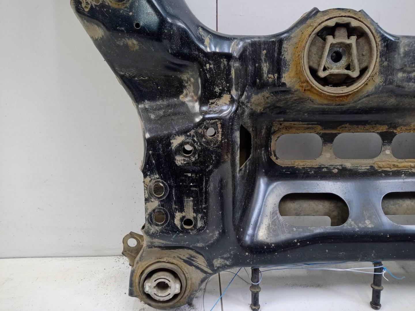 Балка подмоторная