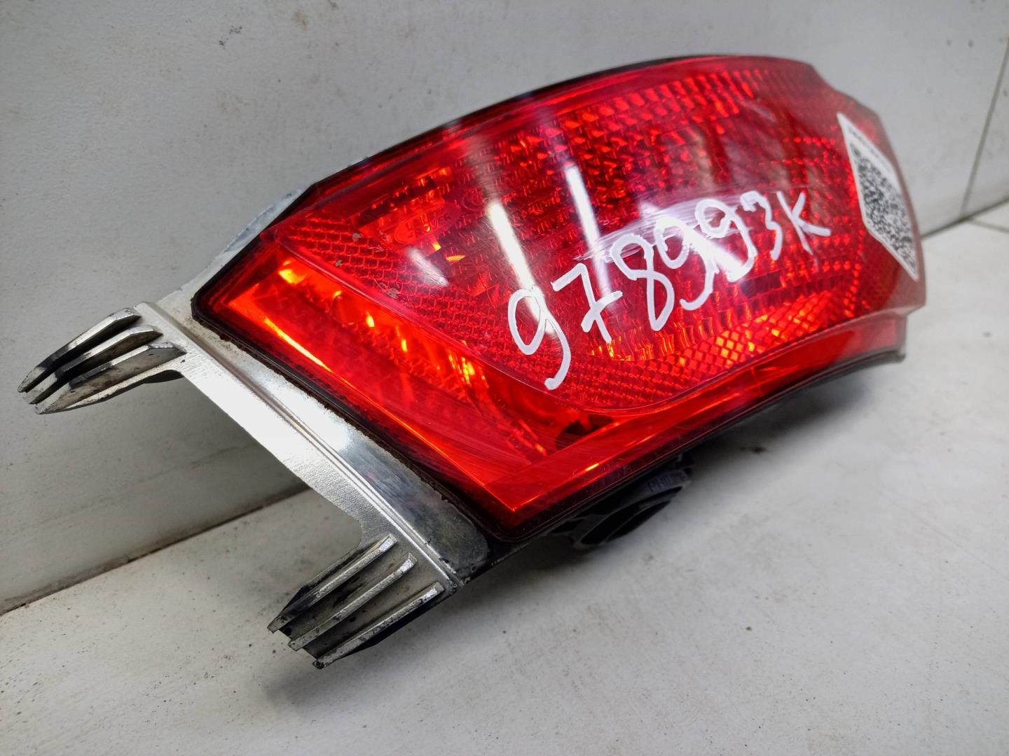 Фонарь задний в бампер левый