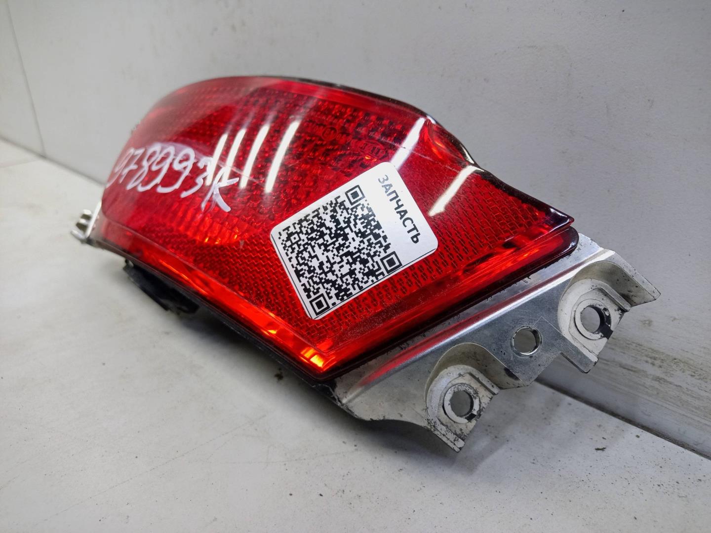 Фонарь задний в бампер левый