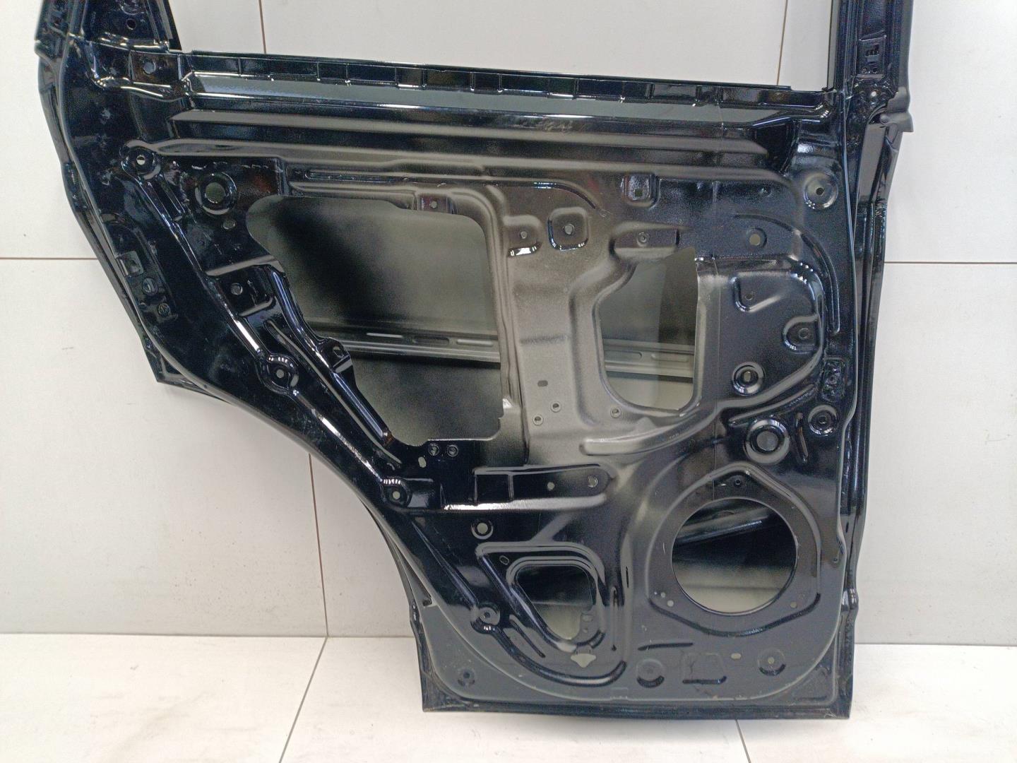 Дверь задняя левая