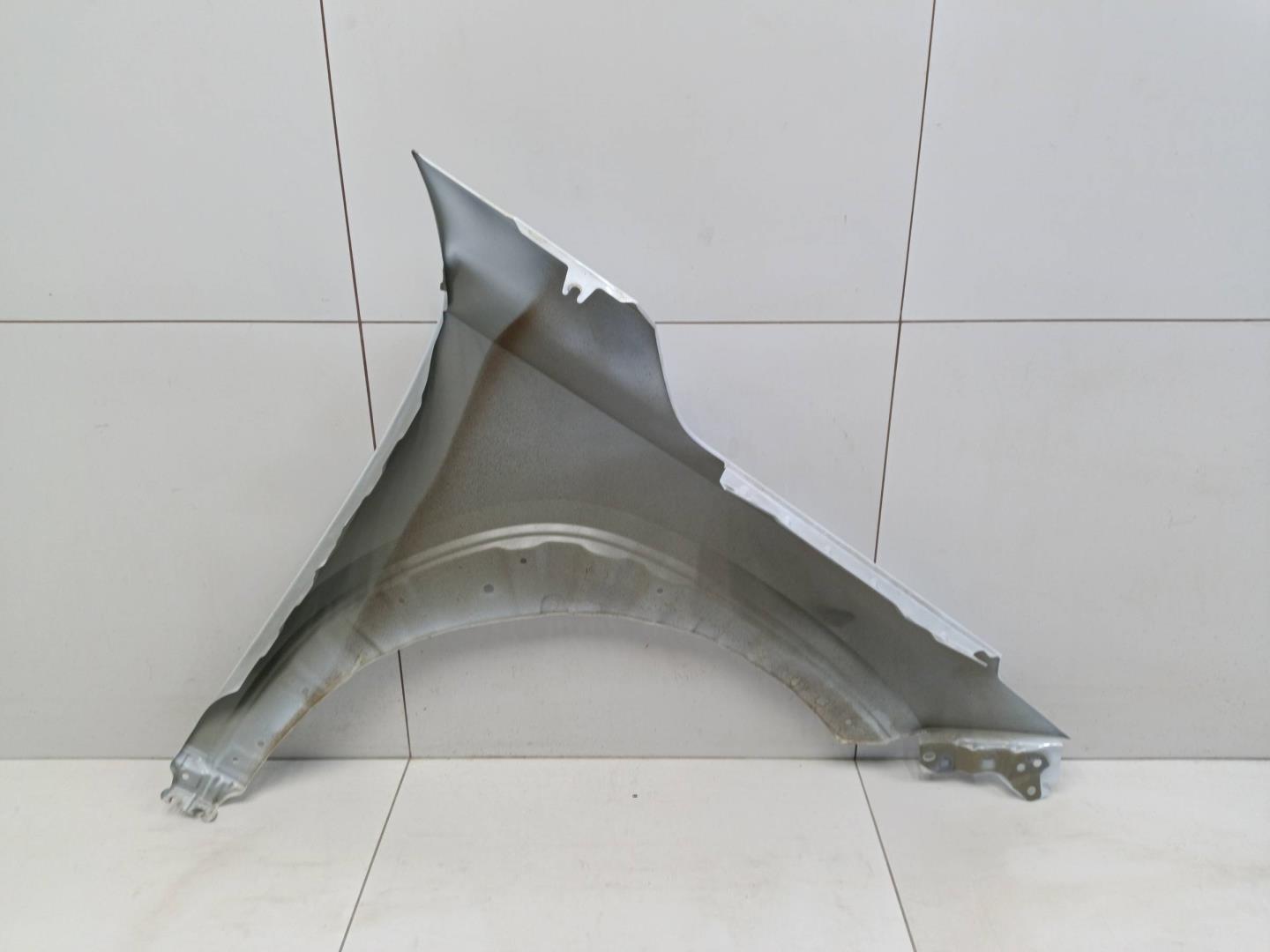 Крыло переднее левое