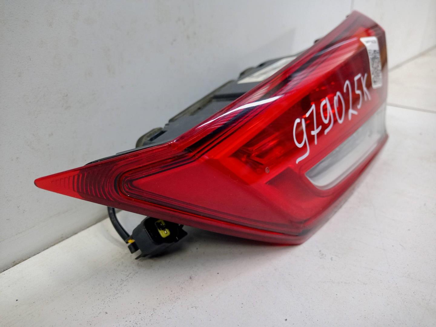 Фонарь задний внутренний правый