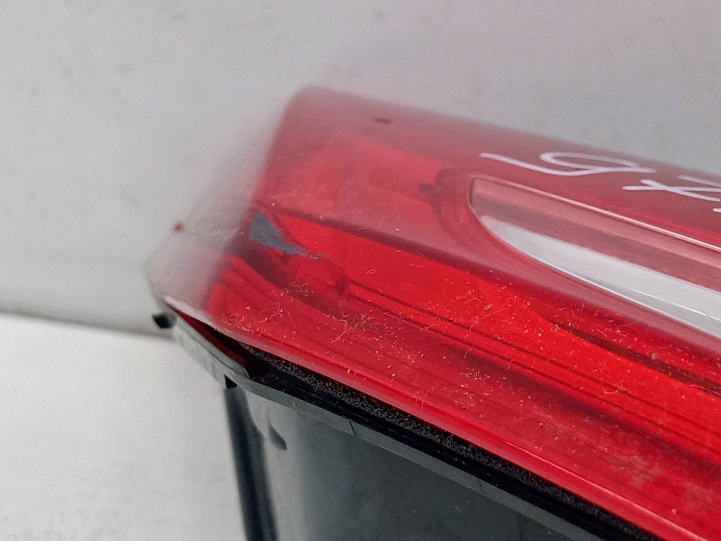 Фонарь задний внутренний правый