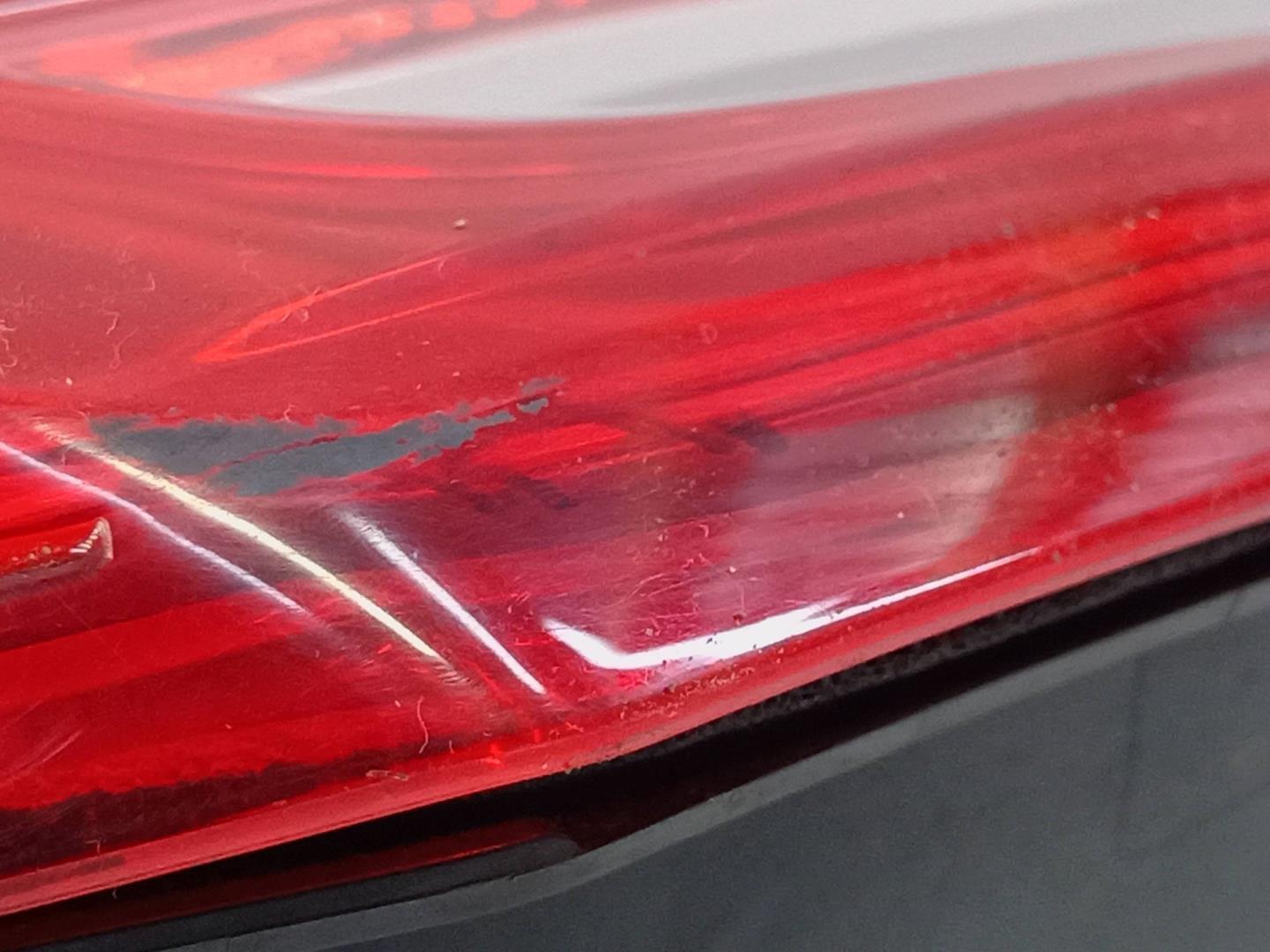 Фонарь задний внутренний правый