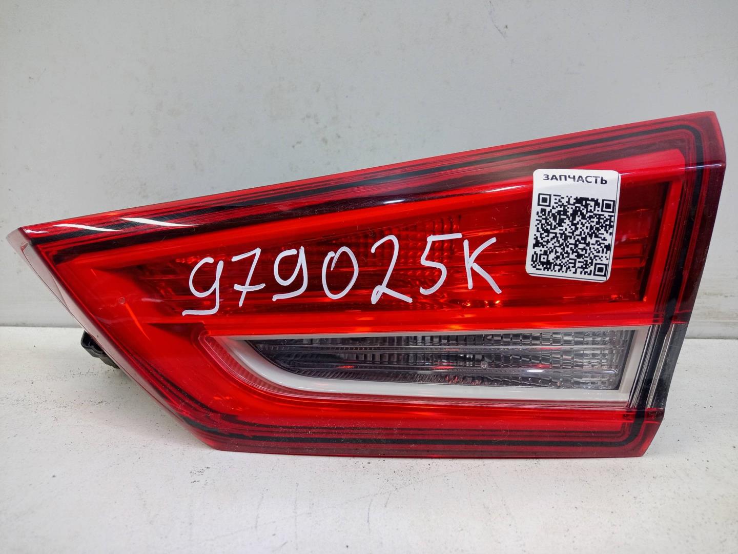 Фонарь задний внутренний правый