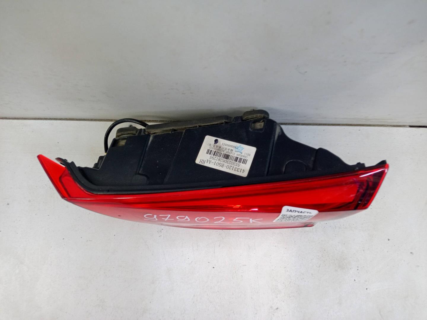 Фонарь задний внутренний правый