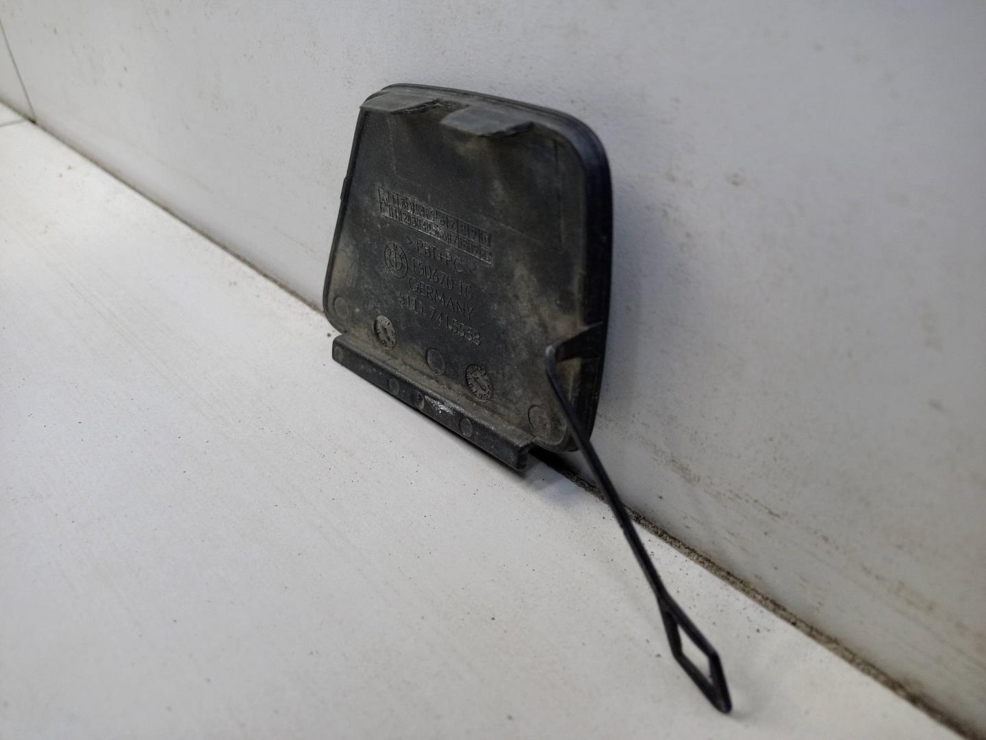 Заглушка буксировочного крюка