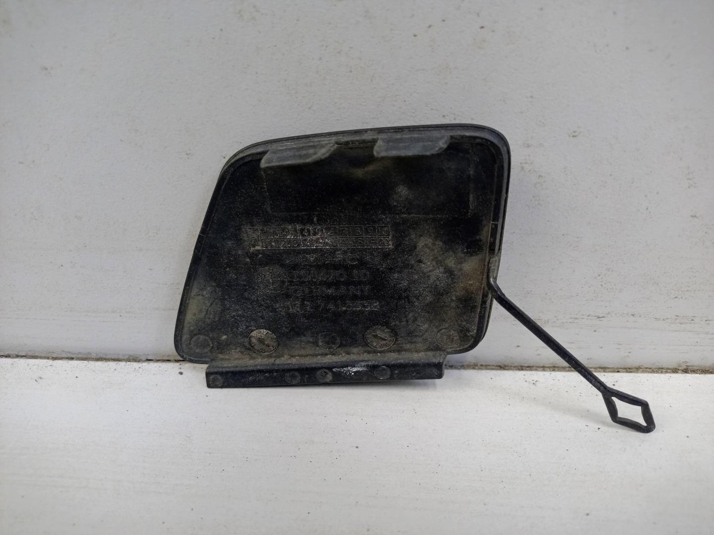 Заглушка буксировочного крюка