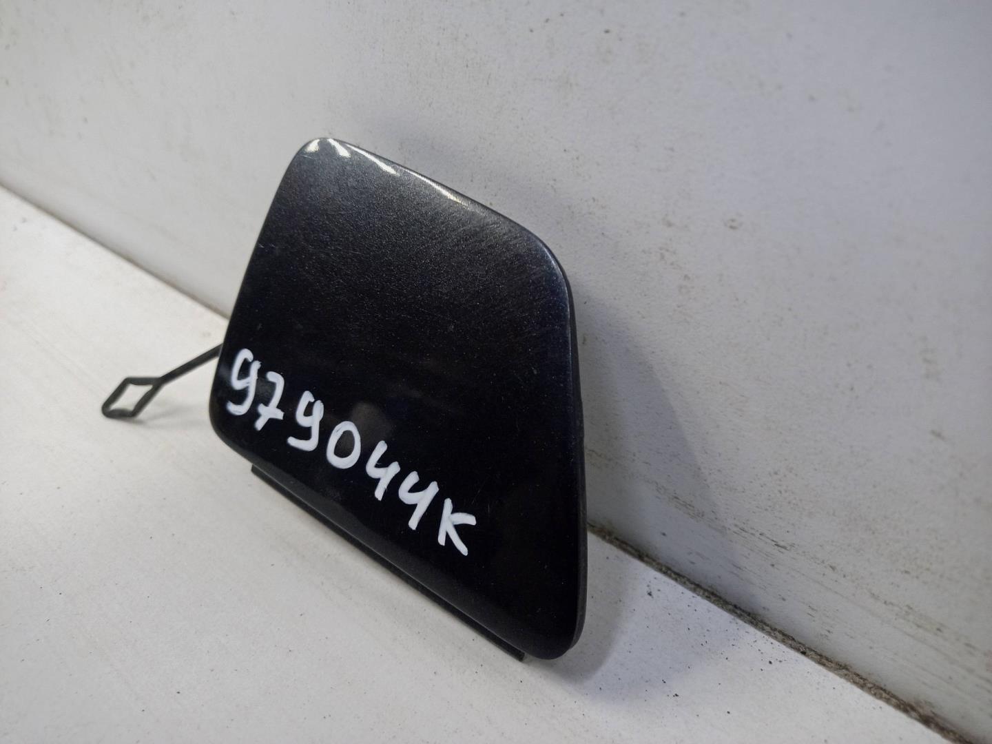 Заглушка буксировочного крюка