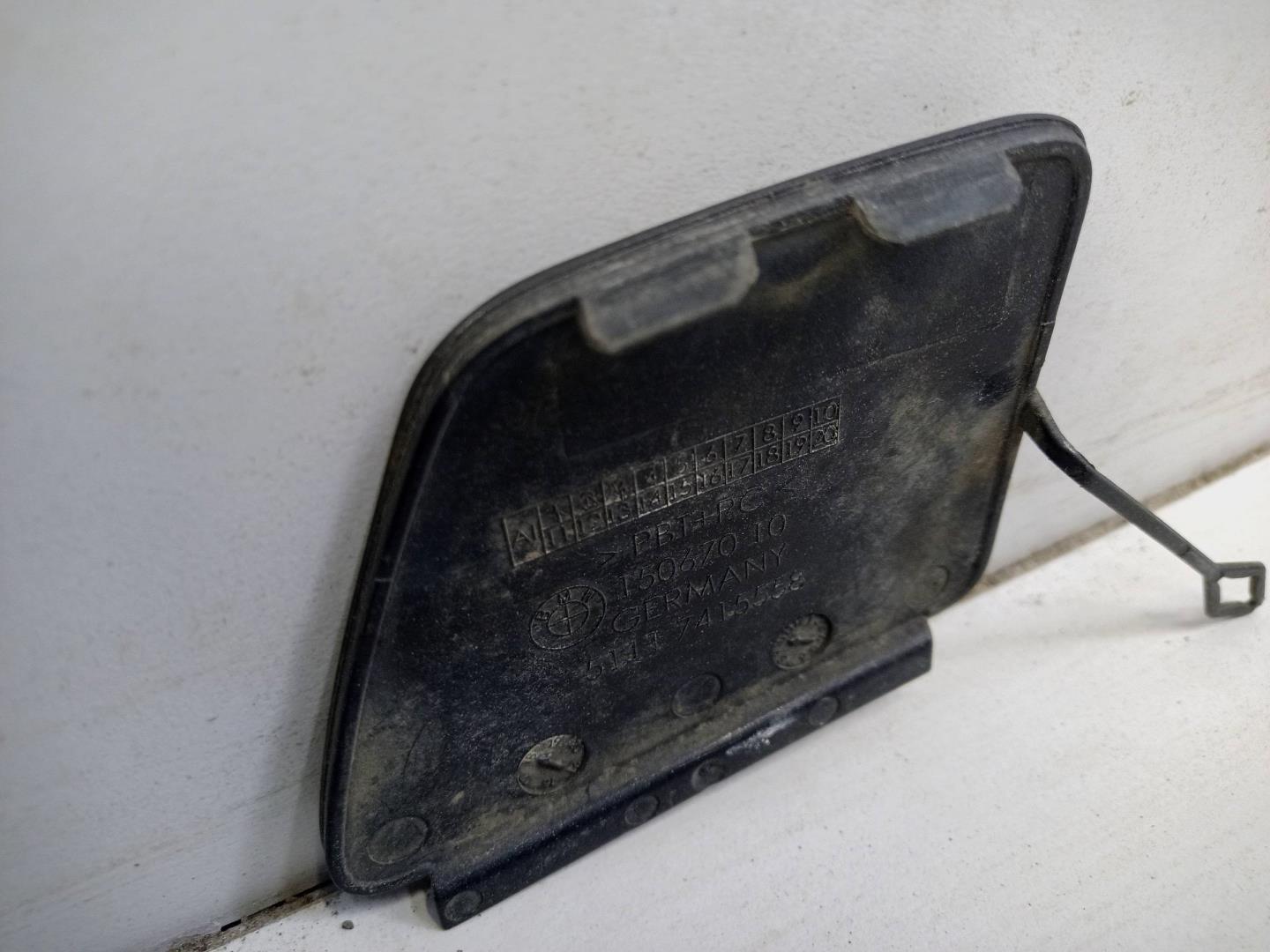 Заглушка буксировочного крюка