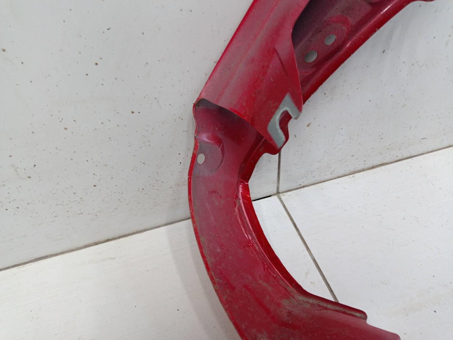 Крыло переднее левое