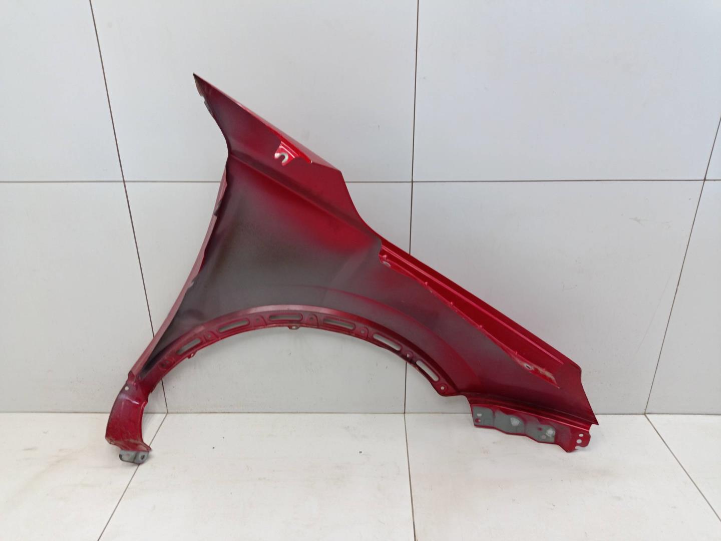 Крыло переднее левое