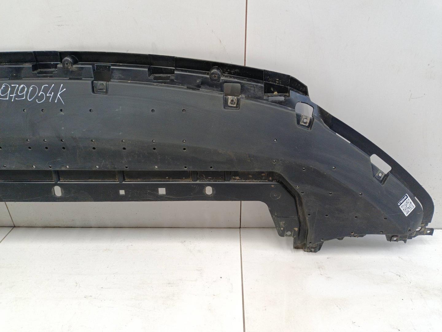 Пыльник двигателя центральный