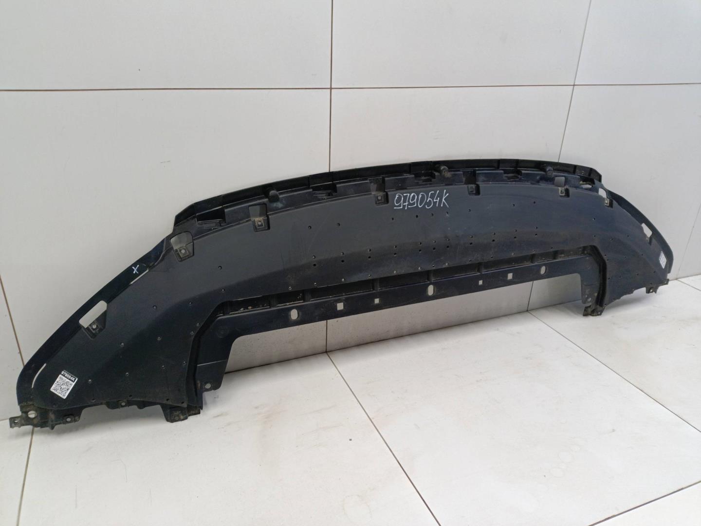 Пыльник двигателя центральный