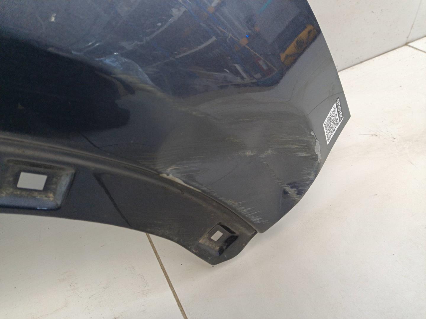 Крыло переднее правое