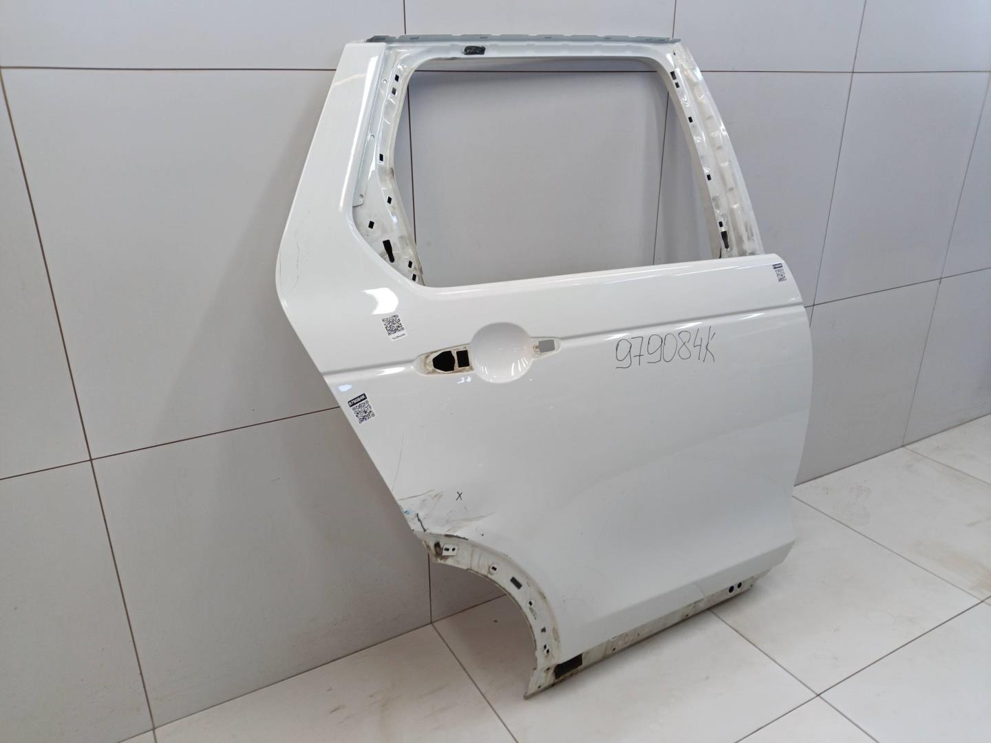 Дверь задняя правая