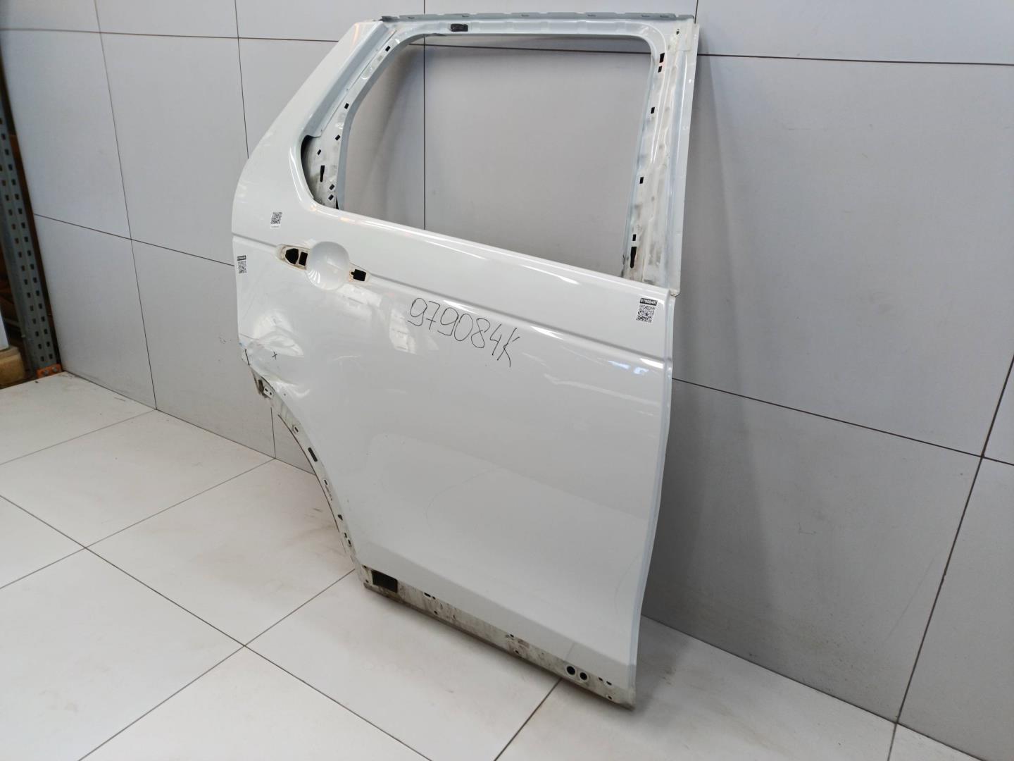 Дверь задняя правая