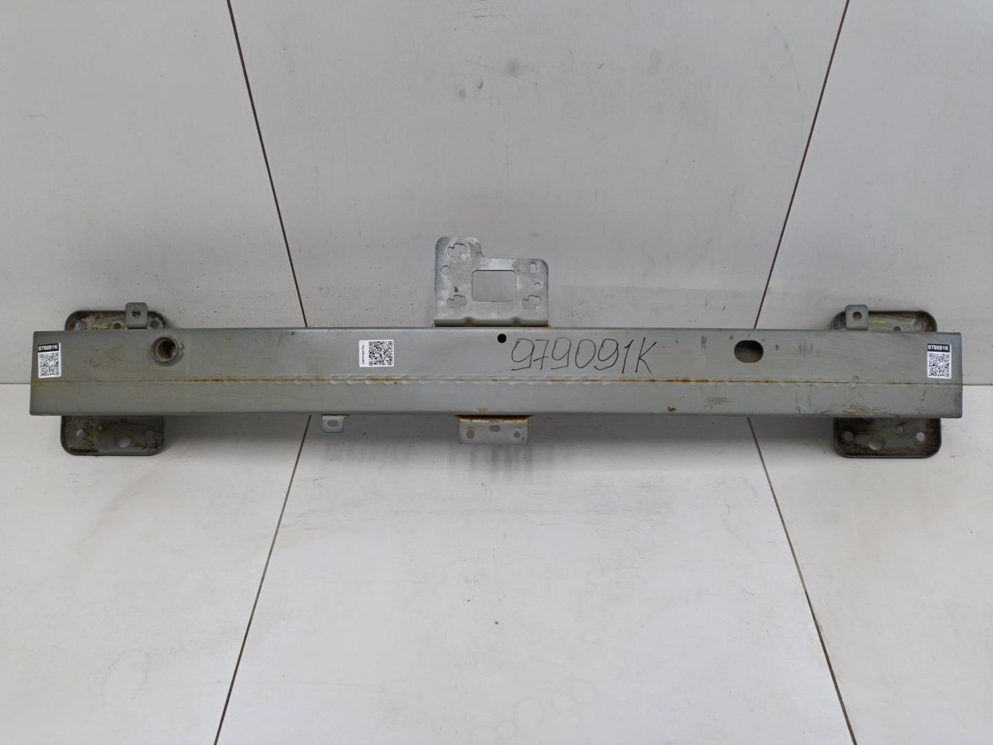 Усилитель переднего бампера