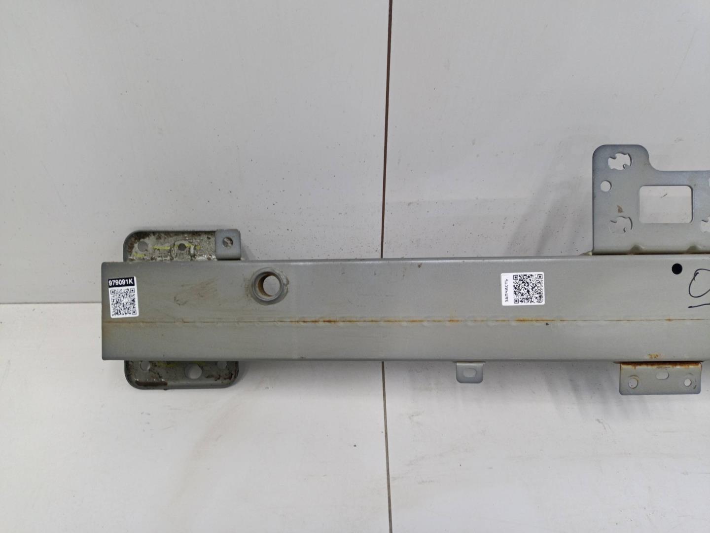 Усилитель переднего бампера