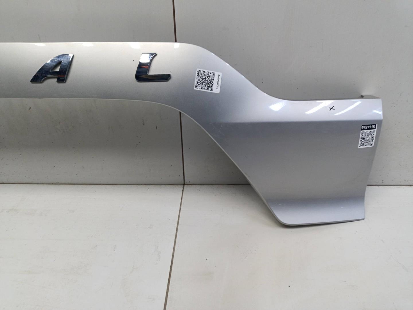 Накладка крышки багажника