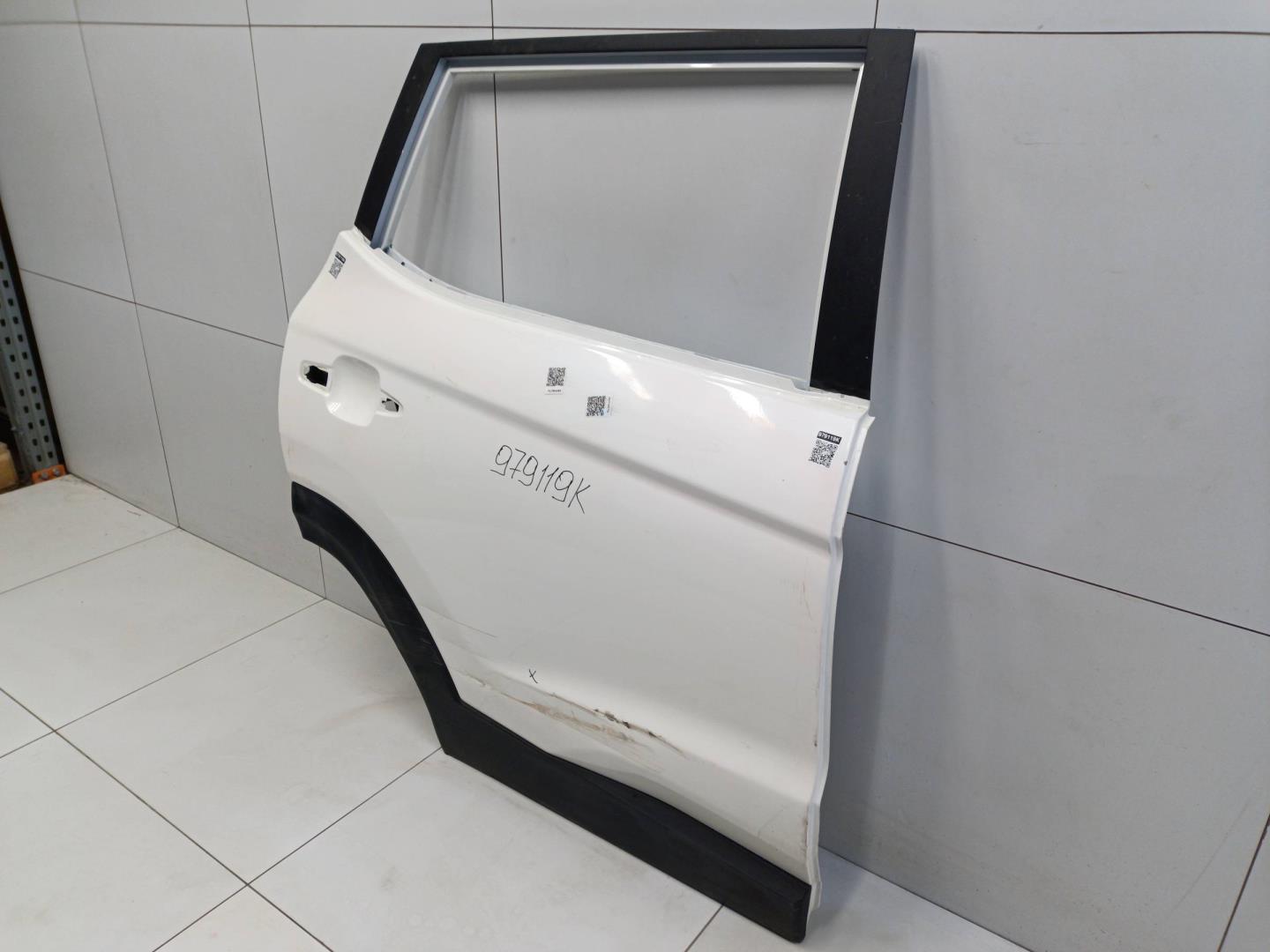 Дверь задняя правая