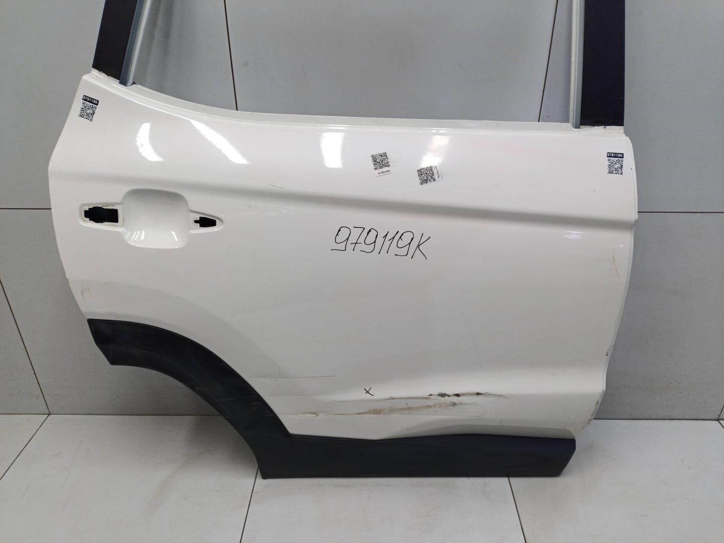 Дверь задняя правая