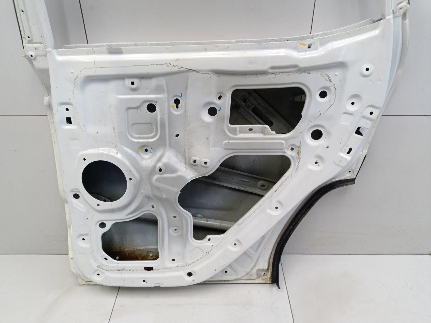 Дверь задняя правая