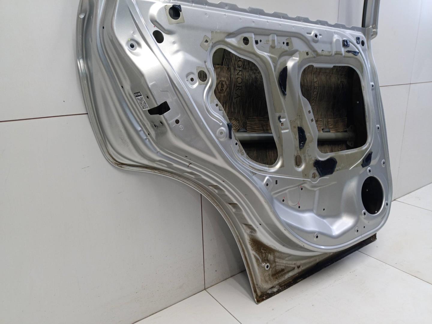 Дверь задняя левая