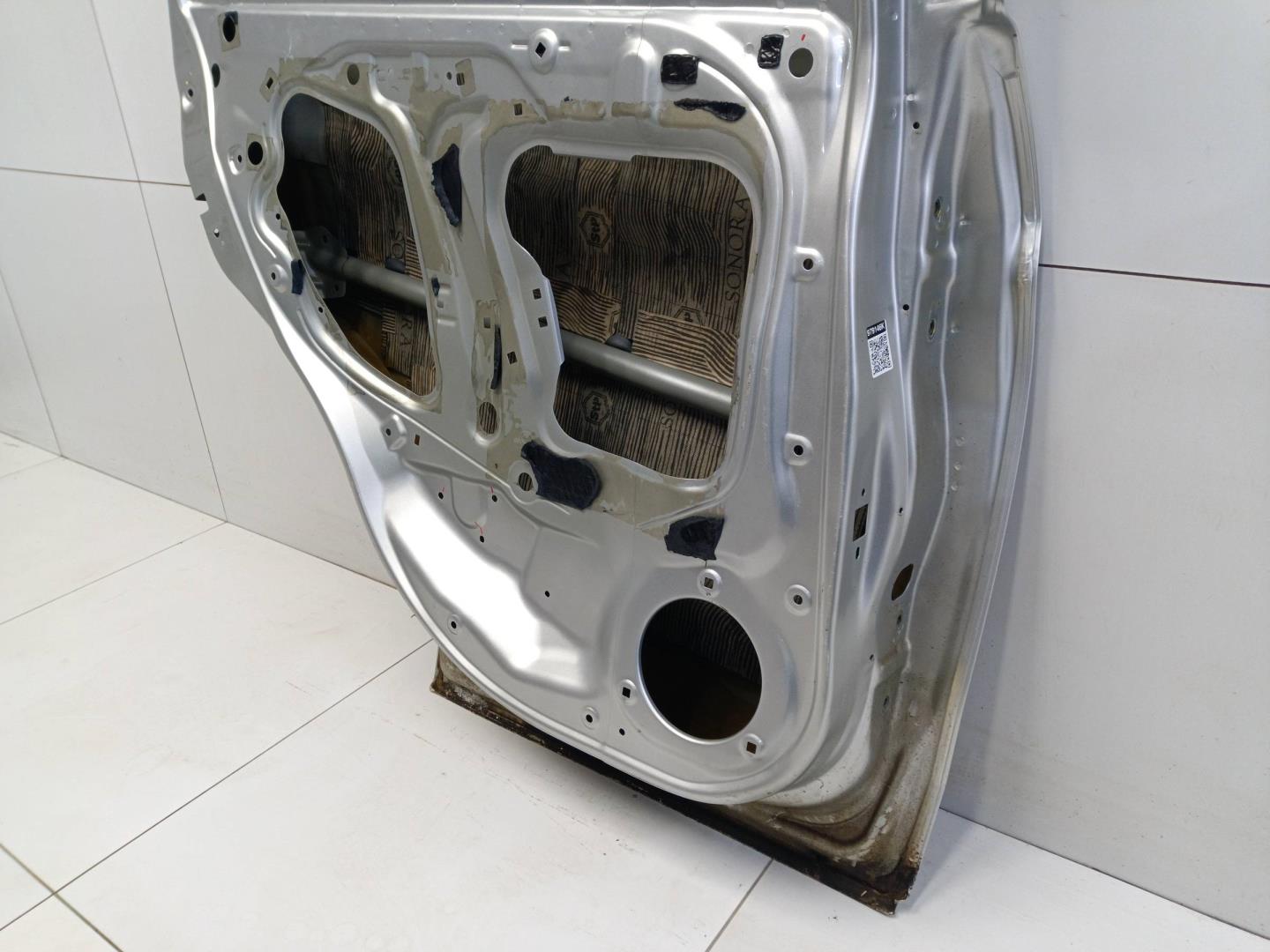 Дверь задняя левая