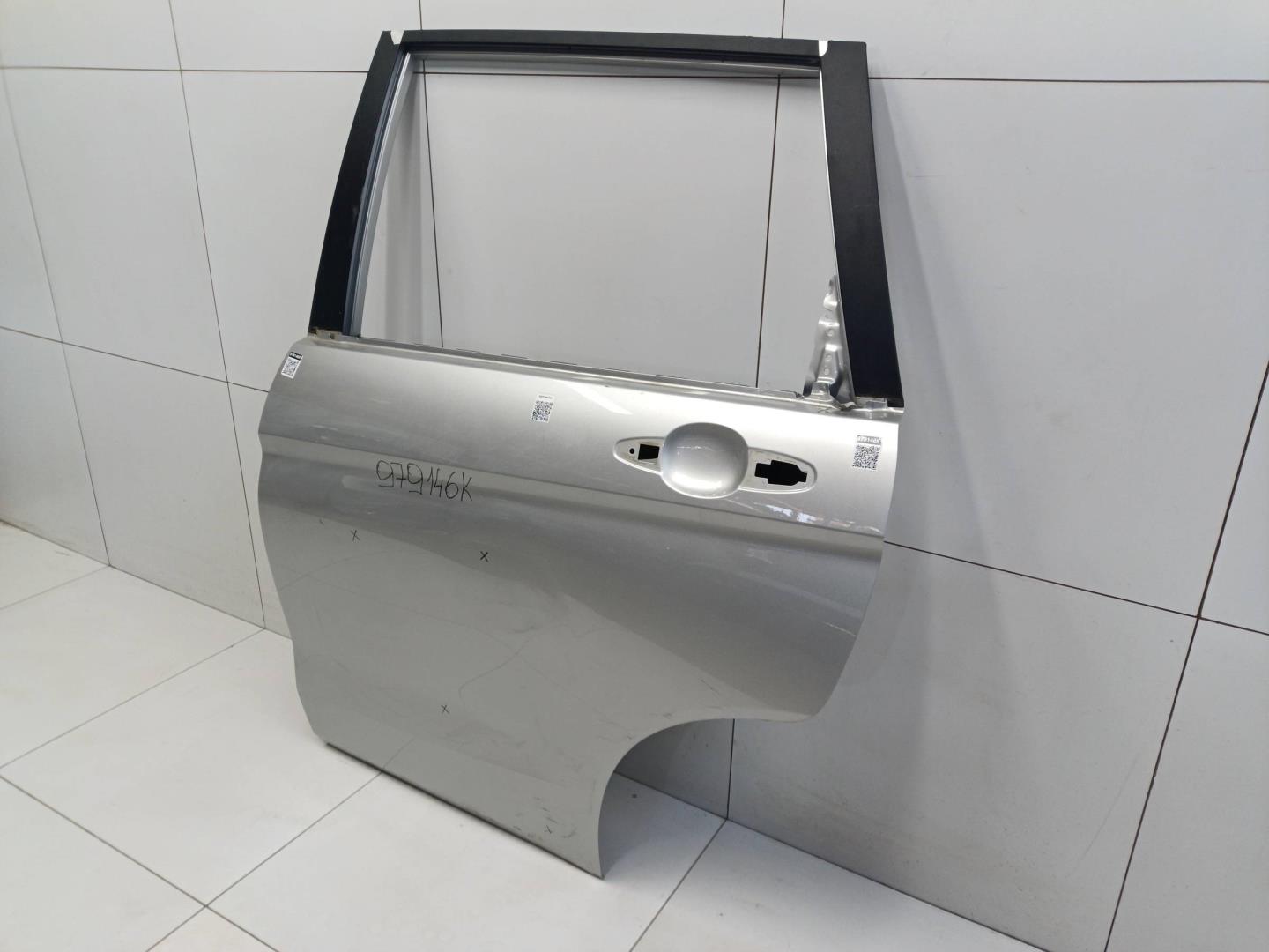 Дверь задняя левая