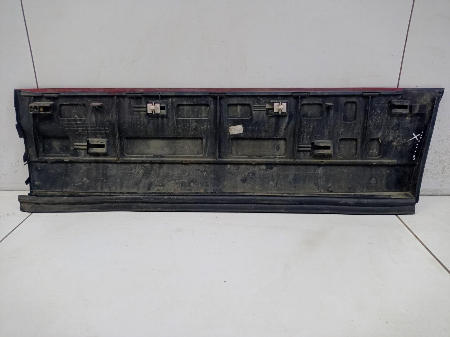 Накладка двери задней правой