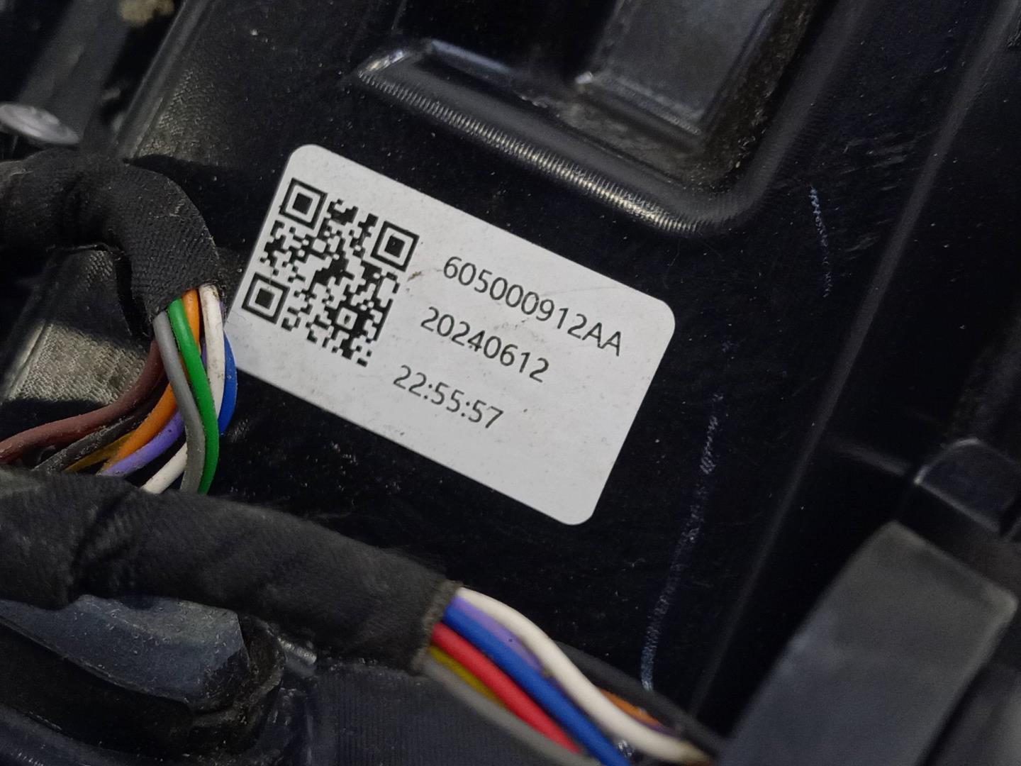 Фонарь задний наружный левый