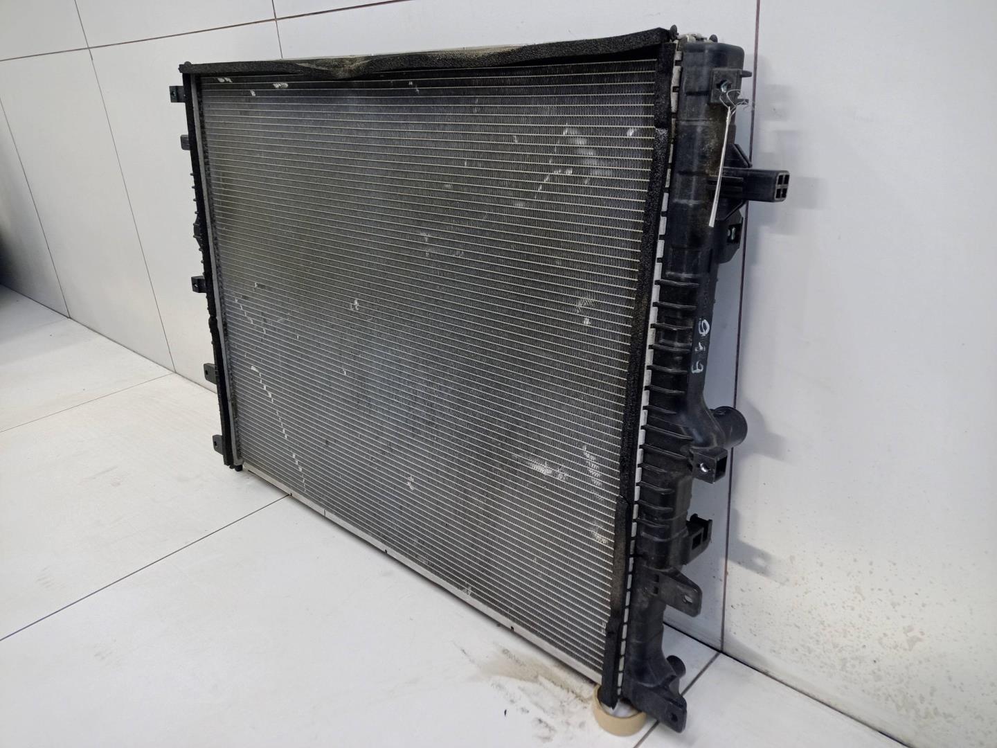 Радиатор охлаждения двигателя основной