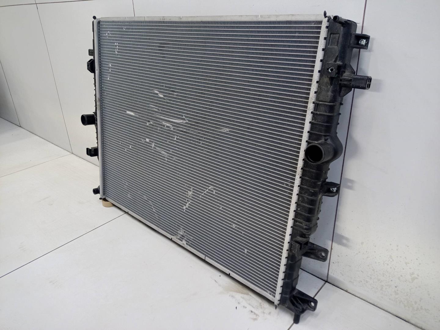 Радиатор охлаждения двигателя основной