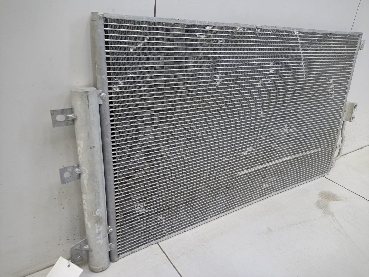 Радиатор кондиционера / конденсер