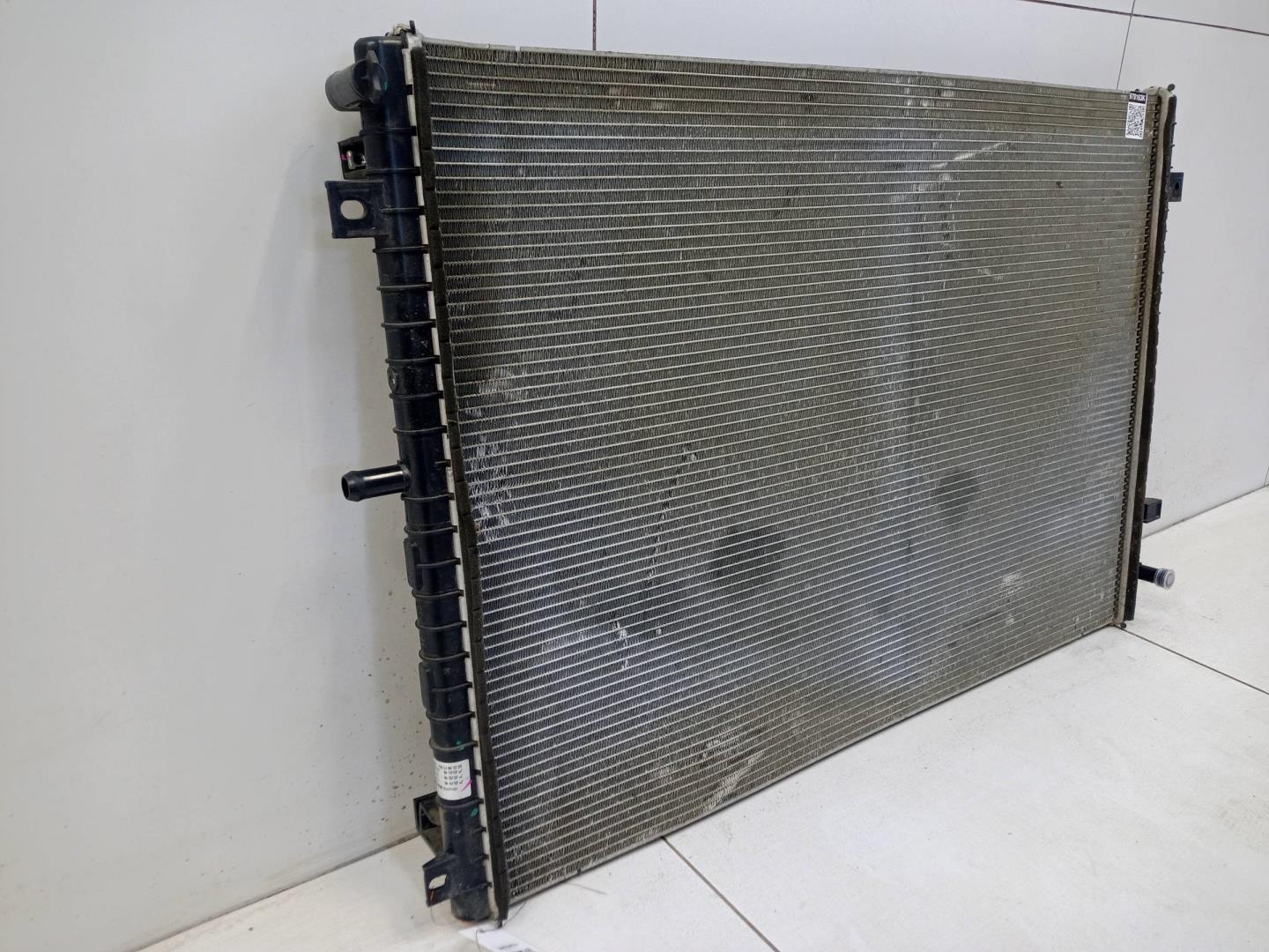 Радиатор охлаждения двигателя дополнительный