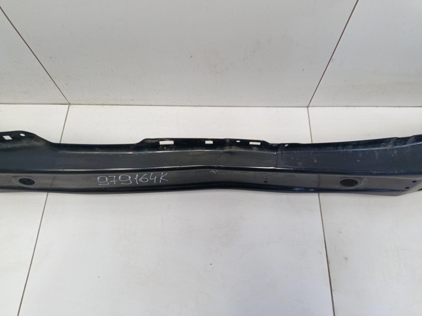 Усилитель переднего бампера