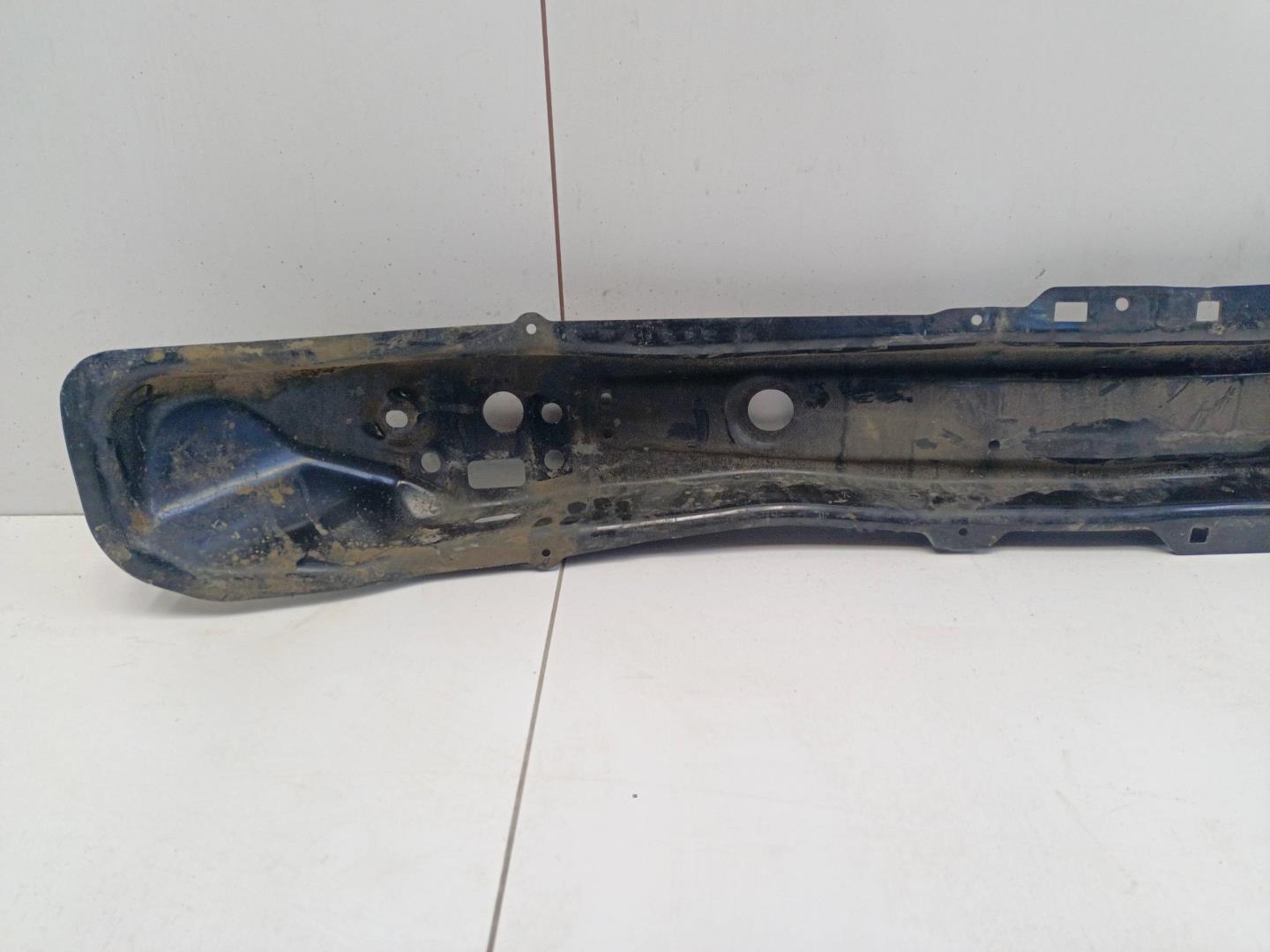 Усилитель переднего бампера