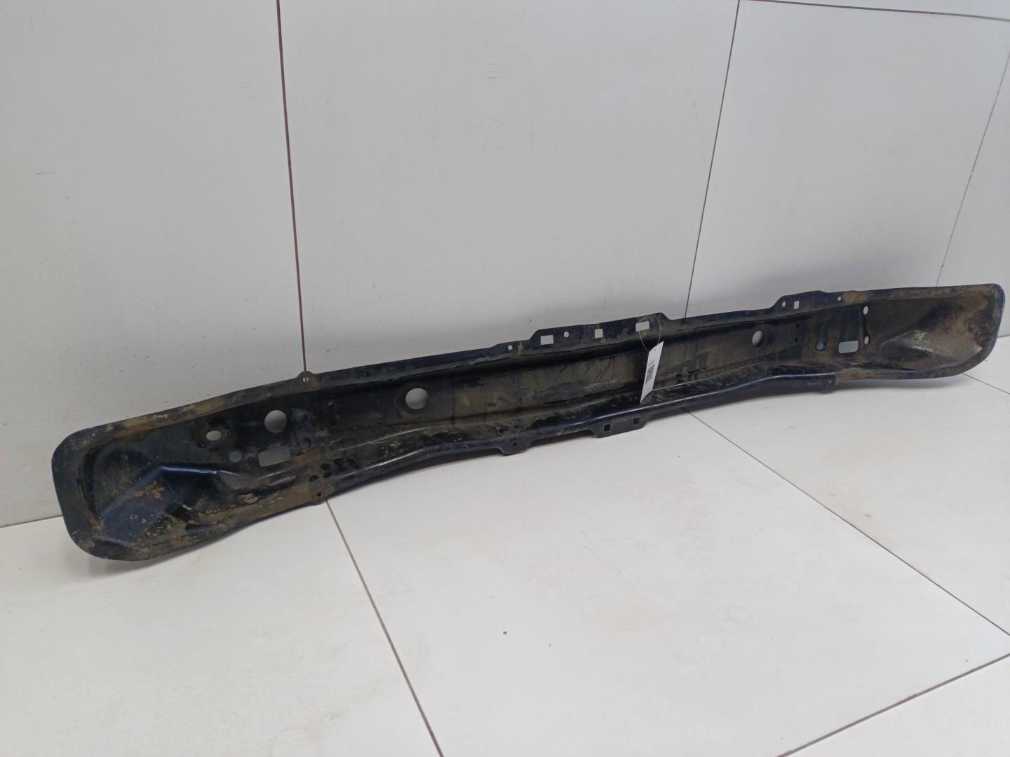 Усилитель переднего бампера