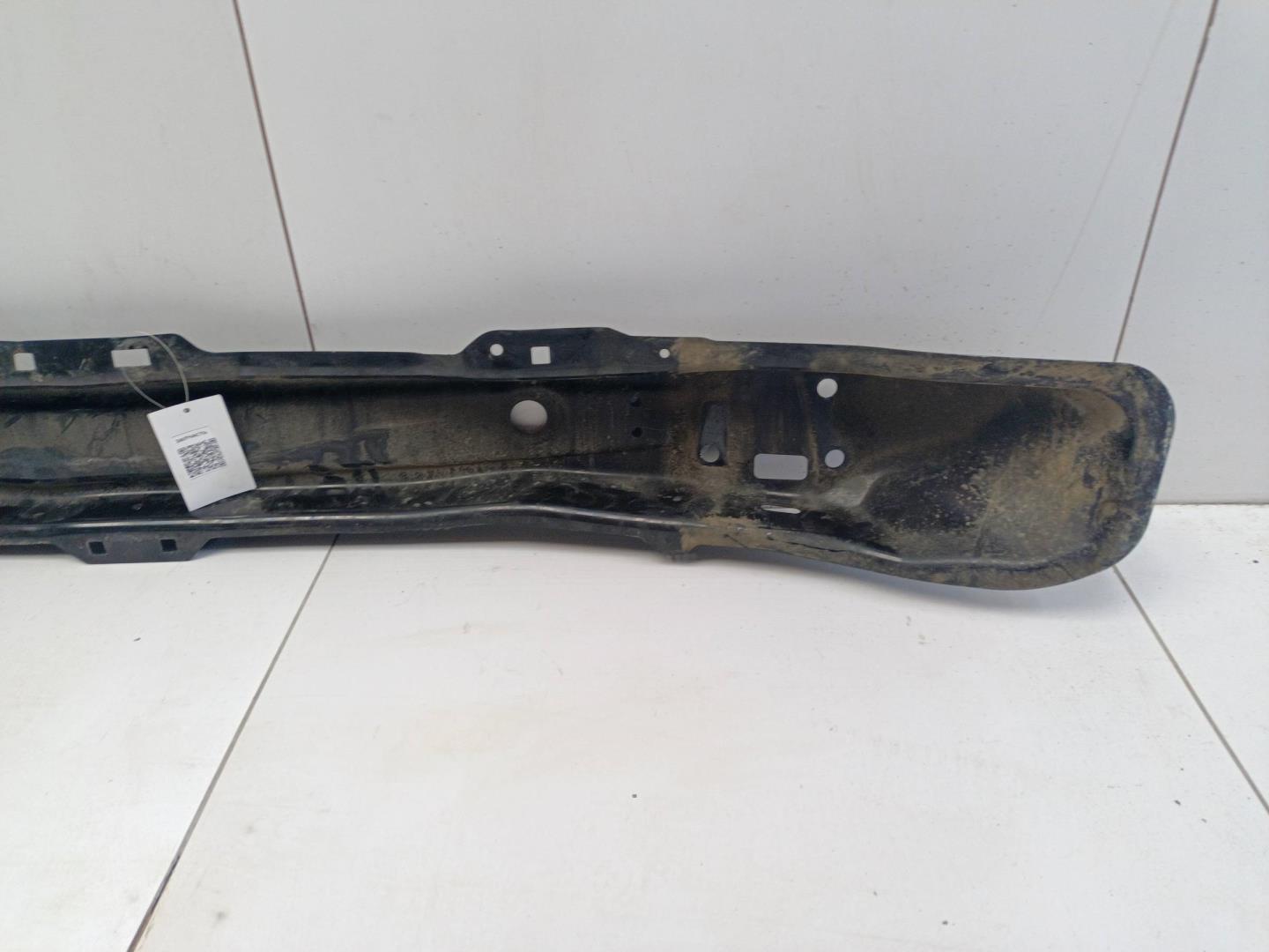 Усилитель переднего бампера