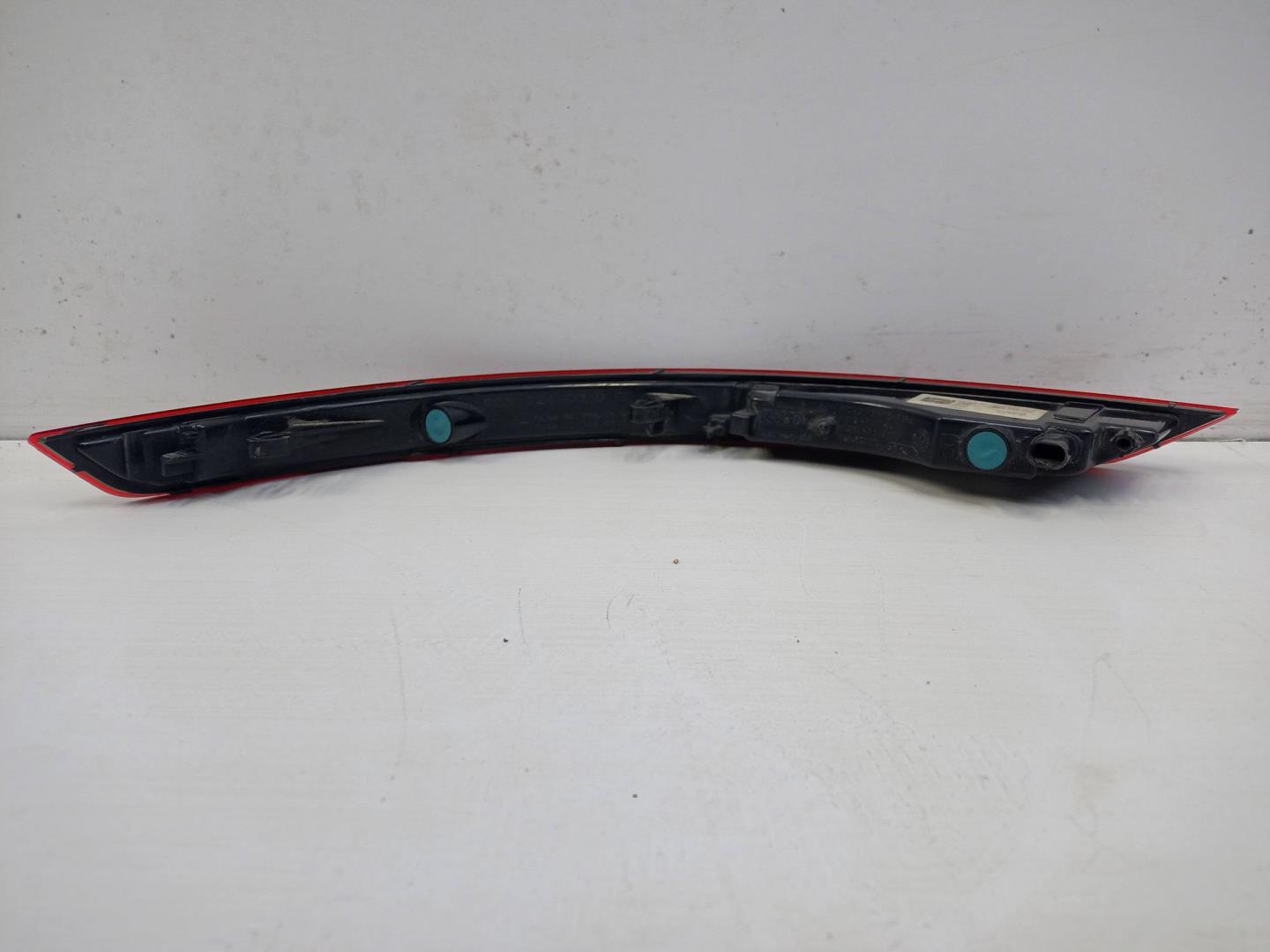 Фонарь задний в бампер правый