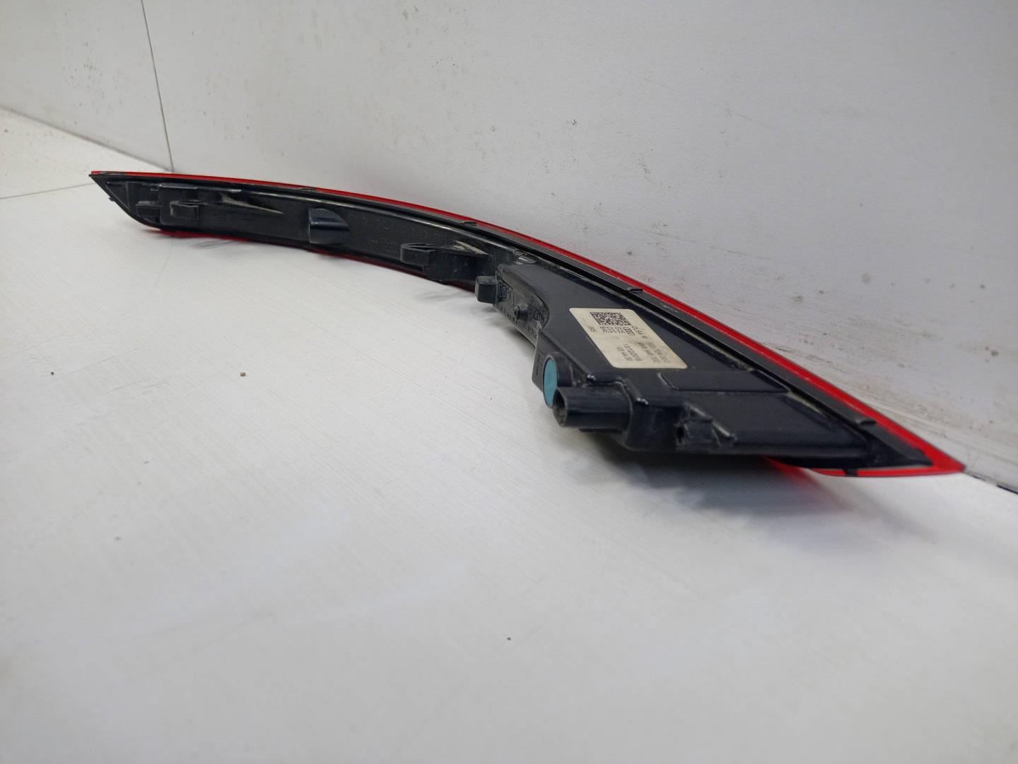 Фонарь задний в бампер правый