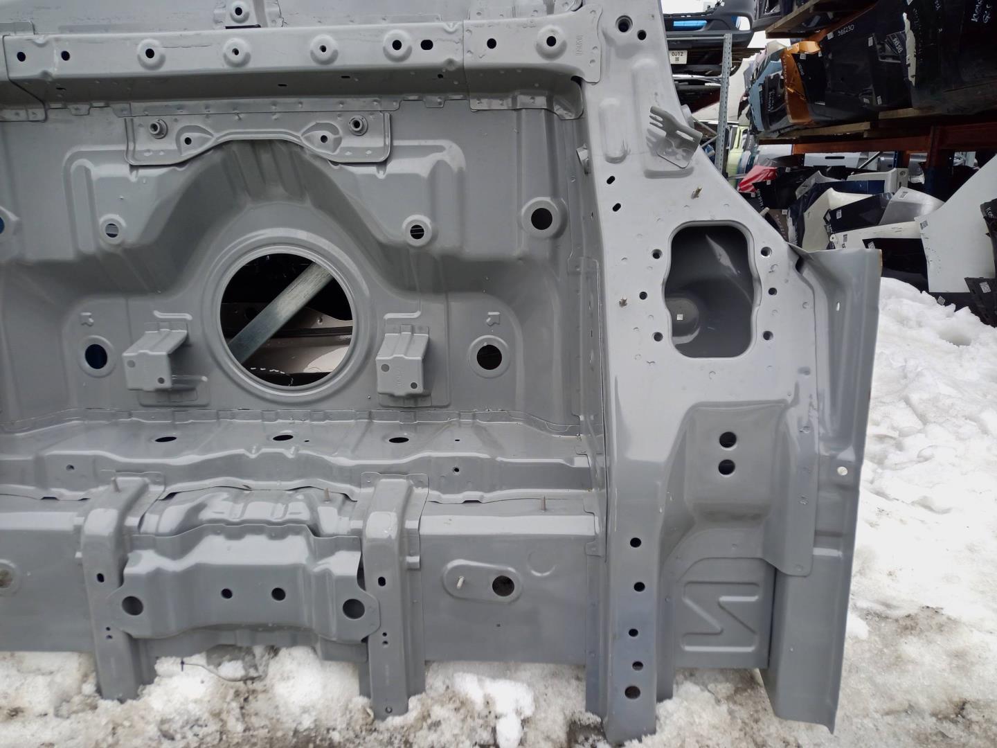 Пол багажника